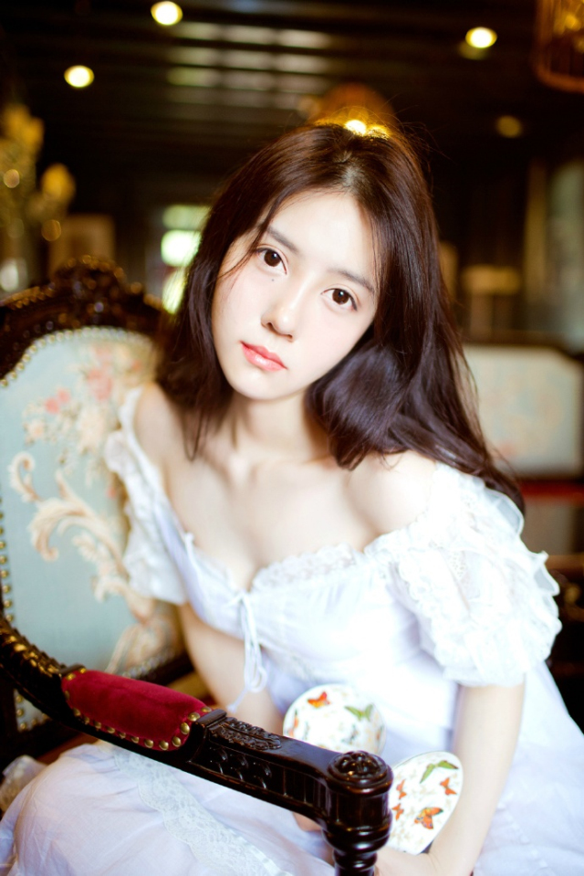 世界上没有谁会对谁真心。也只有骗子才是真心。因为他想真心骗你。